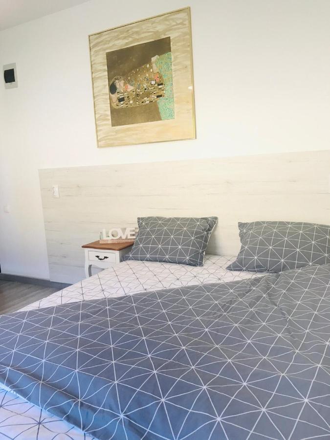 Мотель Casa Ryana Self Check-In Джилэу Экстерьер фото