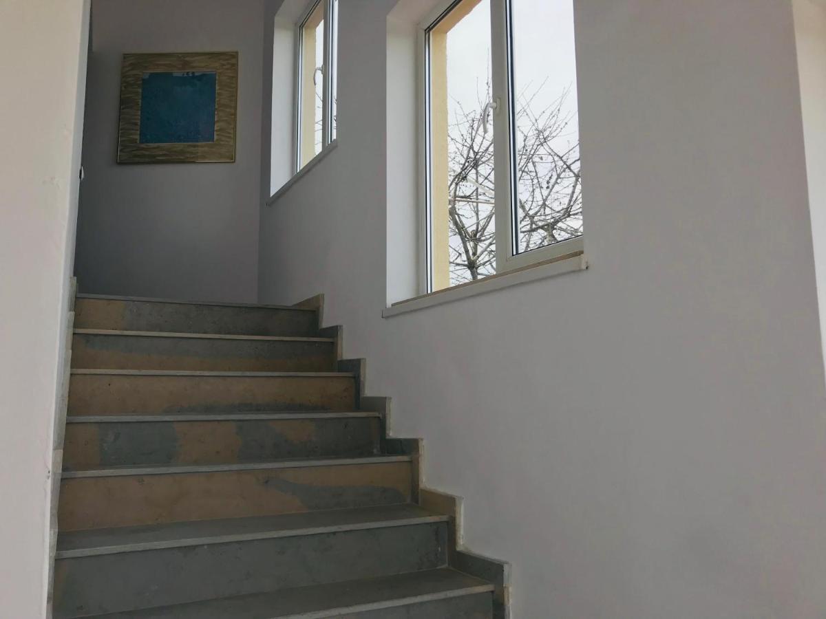 Мотель Casa Ryana Self Check-In Джилэу Экстерьер фото