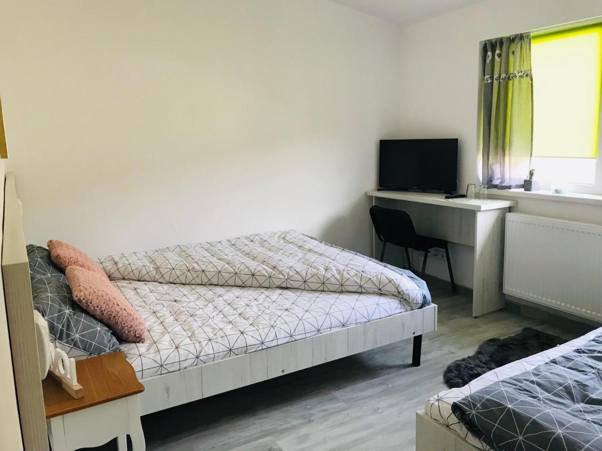 Мотель Casa Ryana Self Check-In Джилэу Экстерьер фото