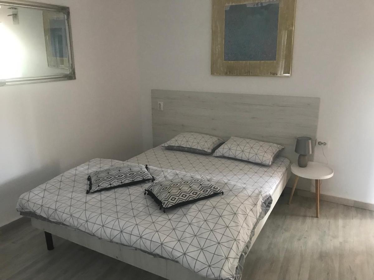 Мотель Casa Ryana Self Check-In Джилэу Экстерьер фото