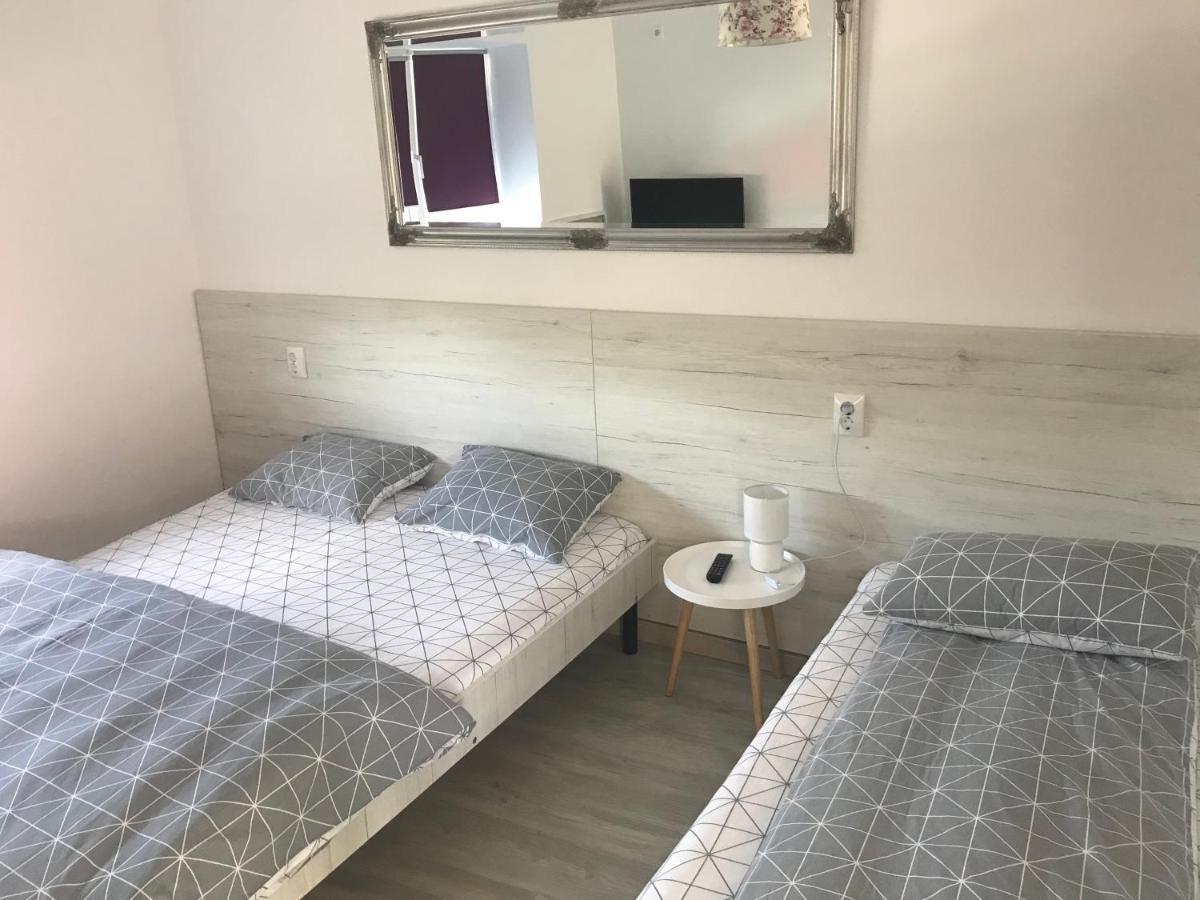 Мотель Casa Ryana Self Check-In Джилэу Экстерьер фото