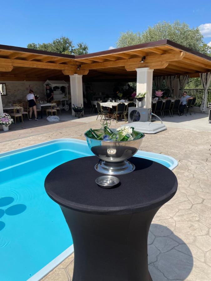Мотель Casa Ryana Self Check-In Джилэу Экстерьер фото