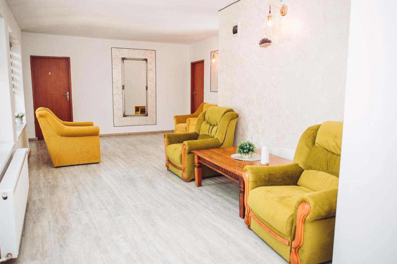 Мотель Casa Ryana Self Check-In Джилэу Экстерьер фото
