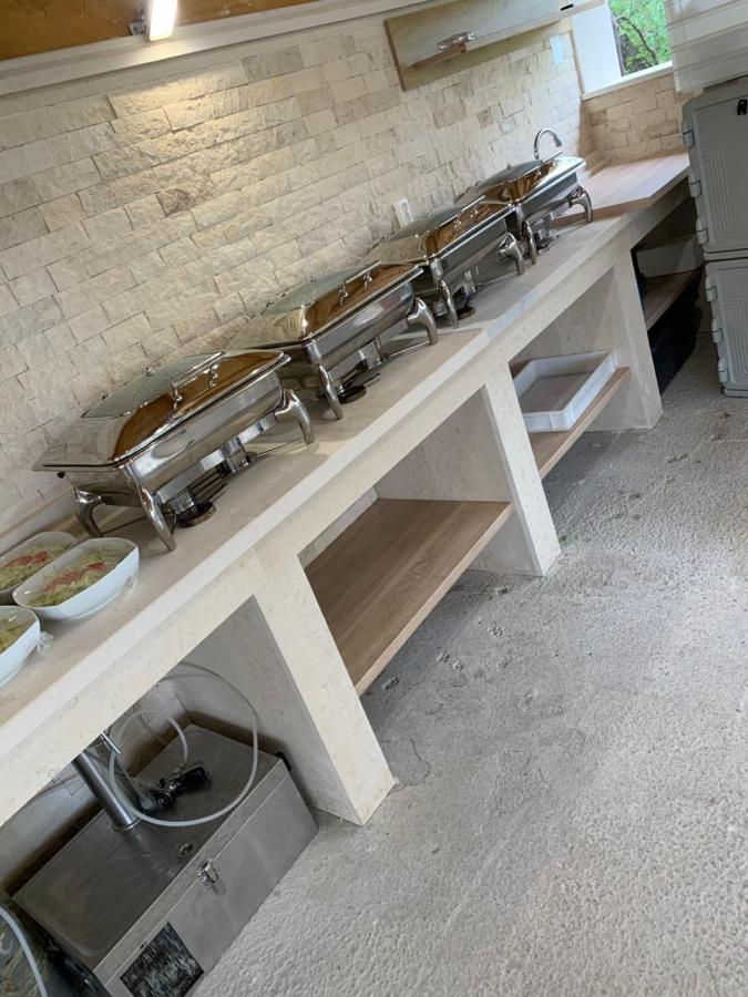 Мотель Casa Ryana Self Check-In Джилэу Экстерьер фото